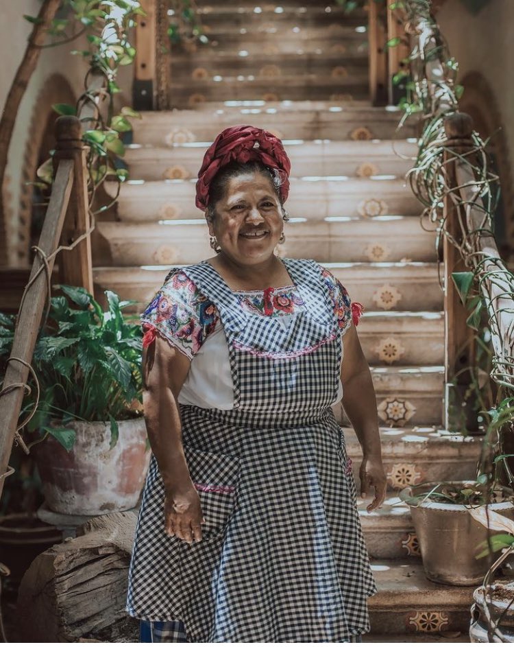 XochitlLopezS's tweet photo. Las delicias gastronómicas que elabora esta oaxaqueña en su fonda Tlamanalli, en Teotitlán del Valle, las han nombrado lo medios de comunicación “un viaje al paraíso culinario”. #SoyUnaMujer orgullosa de las mujeres exitosas. https://t.co/t4LVhLTj7X