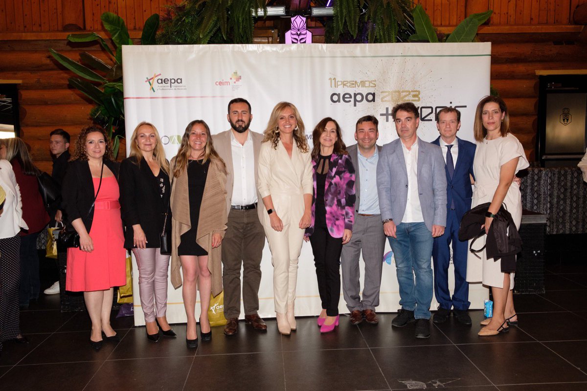 Nuestra portavoz <a href="/DianaFuertesCs/">Diana Fuertes 🖤🇪🇸</a> junto al resto de los concejales de Ciudadanos, <a href="/JoaquinPramos/">JoaquinPatillaRamos 🇪🇸🇪🇺</a> candidato a la alcaldía de #Alcorcón y <a href="/ArucaGomez/">Aruca Gómez</a> candidata a la presidencia de la CAM, acompañaron ayer a <a href="/aepa_asociacion/">AEPA</a> en la gala de los premios AEPA 2023.