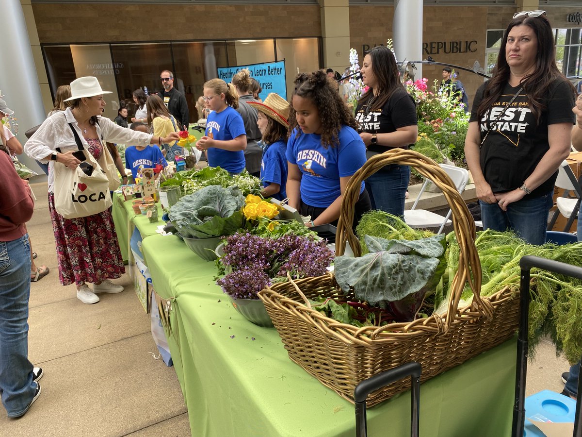 NvstateED's tweet photo. The @GreenOurPlanet2 Giant Student Farmers Market is amazing for our students. Our kids are learning life-long lessons that help them learn and grow in new ways. No pun intended. @NVSupt https://t.co/5ntIwhTBug