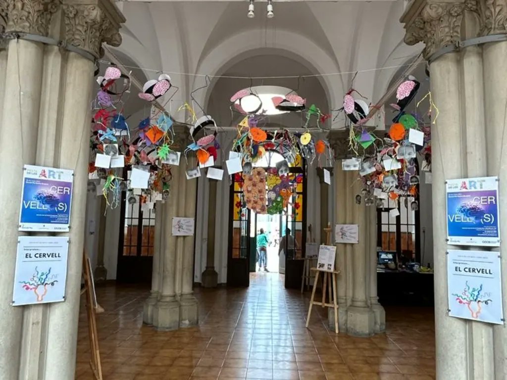 epiasabadell's tweet photo. FESTA DE LES ARTS 23
Us convidem a l'exposició amb mirada artística" CERVELL' (s)
Processos de treball i art contemporani en diàleg permanent.
Gràcies @3Art_Educa per haver deixat empremta.
@escolapiacatalunya
#INFANTILPIASABADELL
#PRIMÀRIAPIASABADELL https://t.co/MCW9Aviz6I