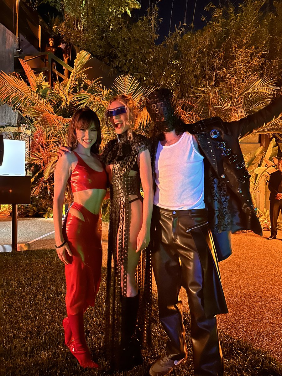 LeoLulu_XXX's tweet photo. Thank you @Pornhub for a very fun night!! 🥳🥰 We missed a lot of people but we’re very happy we met the ones we did! 🥰💘 had a great time!! Will post more pics later ☺️ Until next time L.A. 🥰✨✨ https://t.co/MHAjtujBqB
