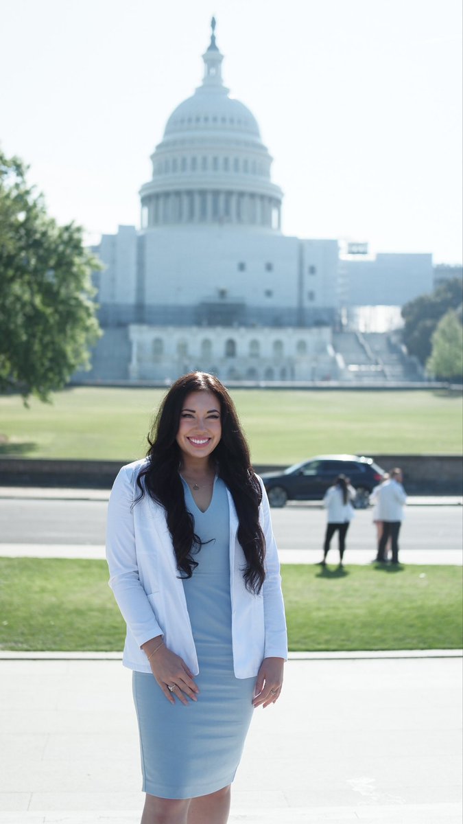 Dietitian2Doc's tweet photo. Had a great time advocating yesterday to our Michigan legislators at @AOAforDOs #DODay2023 for student loan reform, physician reimbursement, and funding of rural residency training programs! #WhyWeDO https://t.co/M07L4h3ScH
