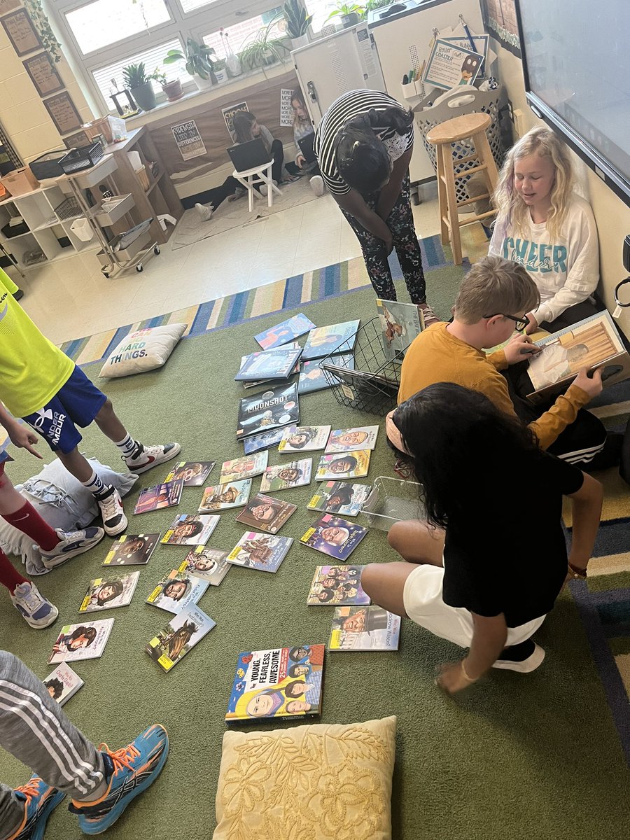 ImmermanInKings's tweet photo. American Heroes Wax Museum research begins TODAY. Students are excited to find individuals that reflect, inspire, and influence the world around them. I can’t wait to see how this project progresses! https://t.co/RzBMxpwg9a