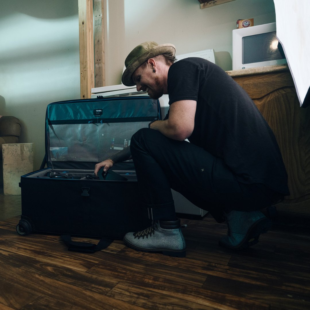 tenbabags's tweet photo. Photographer @a2foto always has his Tenba equipment case on hand to keep his gear safe and accessible during sessions. Which Tenba bag is your go-to? #PhotographyGear #GoToGear https://t.co/rJF6S1FYe8