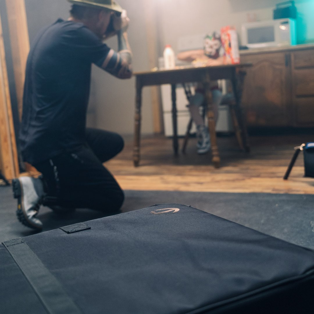 tenbabags's tweet photo. Photographer @a2foto always has his Tenba equipment case on hand to keep his gear safe and accessible during sessions. Which Tenba bag is your go-to? #PhotographyGear #GoToGear https://t.co/rJF6S1FYe8