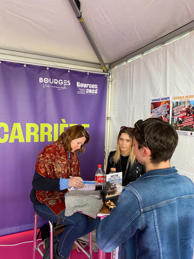 CCIduCHER's tweet photo. [#Emploi #RH] Clap de fin pour Job Box 🔥 24 entreprises présentes ➕ de 500 postes à pourvoir en CDI, CDD et alternance
Merci à toutes les entreprises présentes, au public venu place Séraucourt à #Bourges et au @PrintempsDB !
#JobBoxPDB #DynamiqueRH @Bourges2028 @CCI_CentreVdL https://t.co/ToDeCHHErj