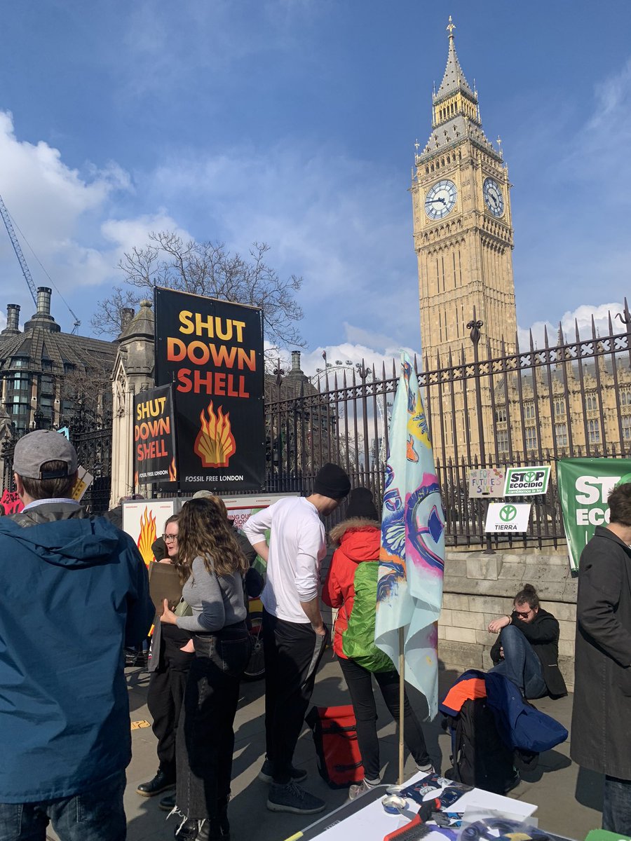 bedbox's tweet image. Not a single mention of todays #TheBigOne @XRebellionUK protest in London on the @BBCNews website.  So, when people ask ‘why target the snooker’ etc, there’s your answer.  The  @JustStop_Oil snooker stunt by 2 people got way more media coverage that an actual protest by 1,000s.