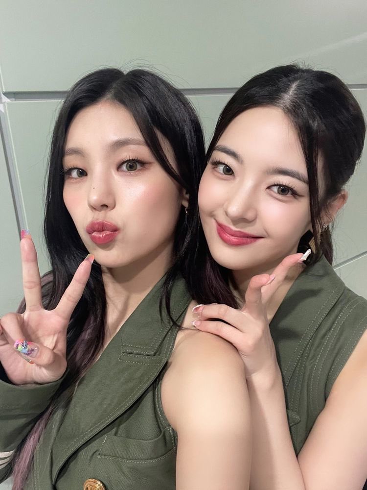 youngqueenbitch's tweet photo. We would like to ask JYPE to take serious actions regarding this matter and have ITZY security to increase we would not want something to happen for them and their privacy to keep on being invaded by anyone. 

#PROTECTITZY @jypnation @ITZYofficial https://t.co/EYmoazDxfb