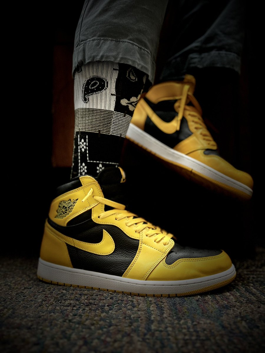 Are they the “Wu-Tang’s” or are they the “Pollen’s”? IDK…they’re today’s #KOTD though. 
#wutangisforthechildren 

#airjordan #nike 
#yoursneakersaredope 
#SNKRS #snkrskickcheck #snkrsliveheatingup 
#wearyourkicks