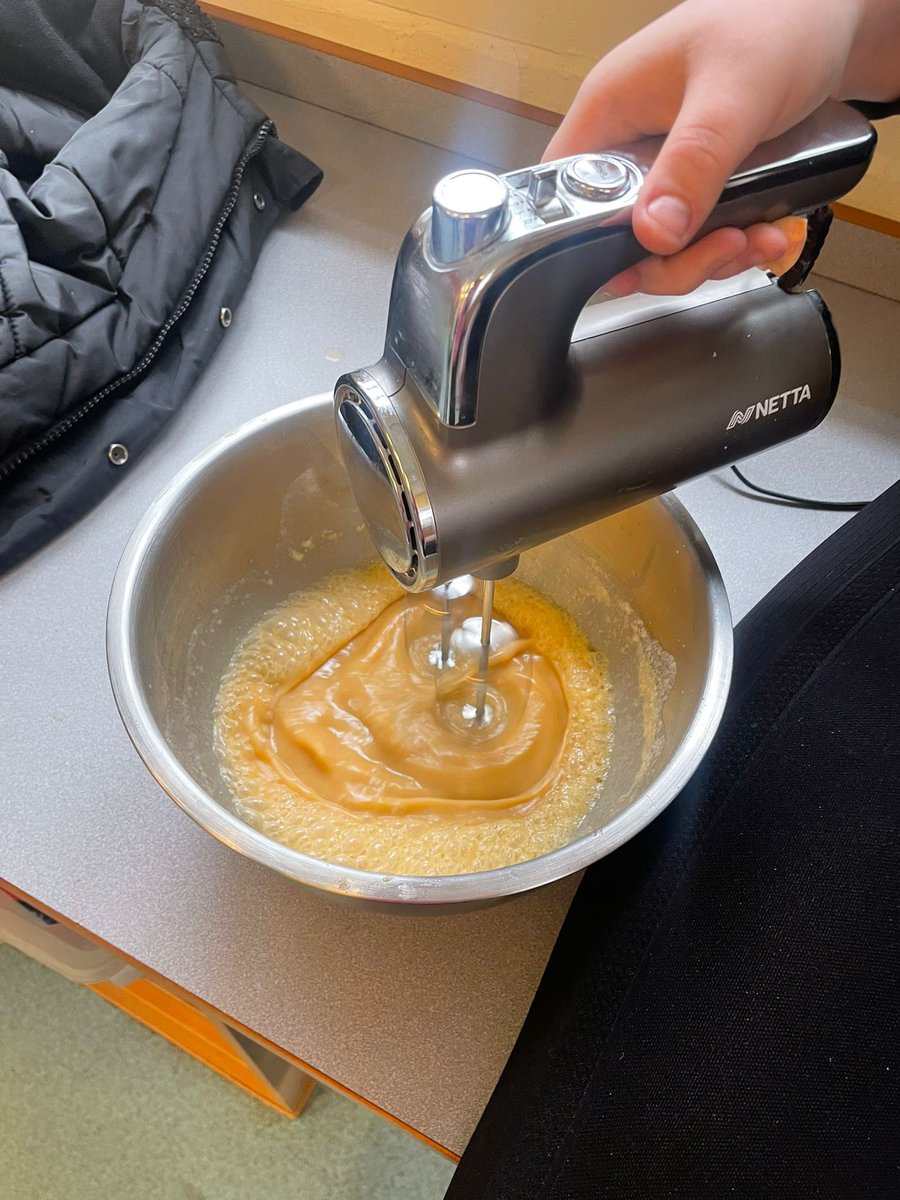 juliedqsyed's tweet photo. @CranburyCollege Another Friday another enrichment cooking session. On the menu today Sausage Rolls with sage and onion stuffing followed by Chocolate chip muffins.
#enrichment #lifeskills. https://t.co/BhUNWLbh5k
