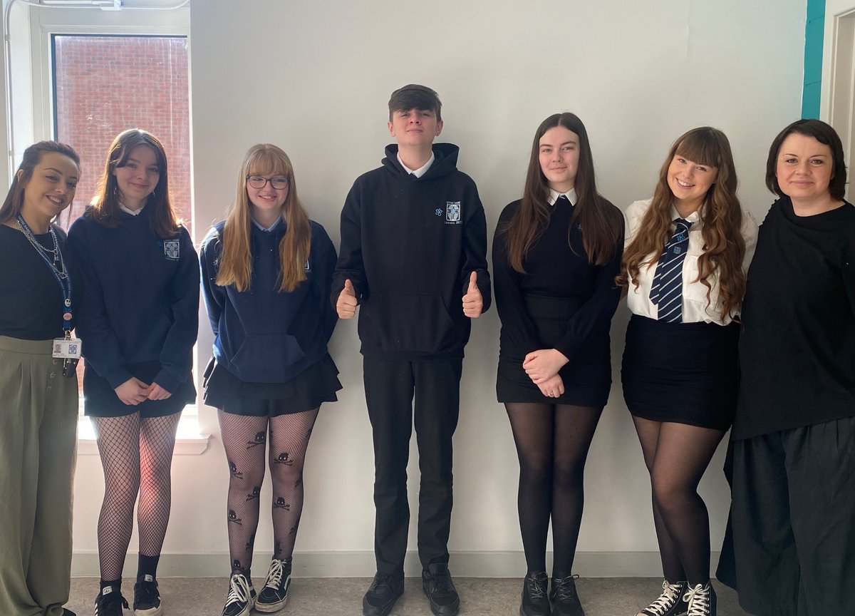 NdhsArt's tweet photo. Well, it’s been an emotional day saying (a temporary) goodbye to our Advanced Higher superstars…all earning their special recognition badge too! @ndhs1 https://t.co/gD5RHz1HJy