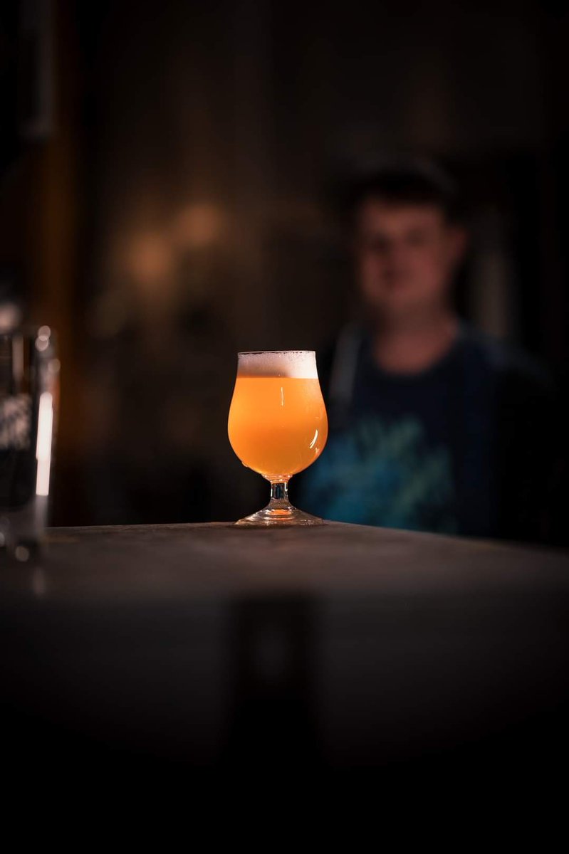 ChrisDaFluff's tweet photo. Beer o'clock. https://t.co/8q2lot4tH9