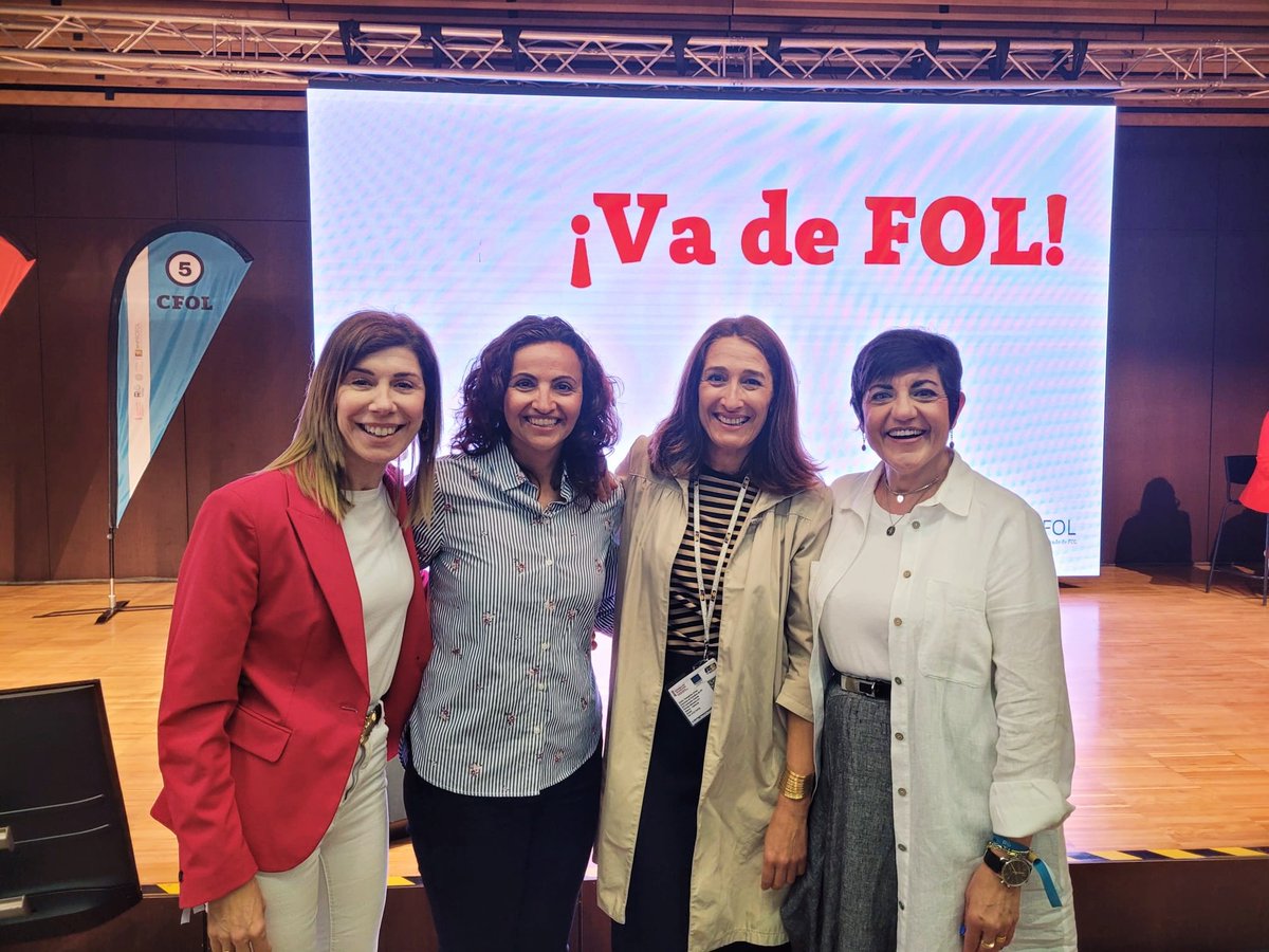 SoniaTorregrosa's tweet photo. #CFOL2023 #VaDeFOL #FOL con la ilusión de compartir, aprender y disfrutar de la compañía de la comunidad FOLERA!! https://t.co/rvSgZv7V2r