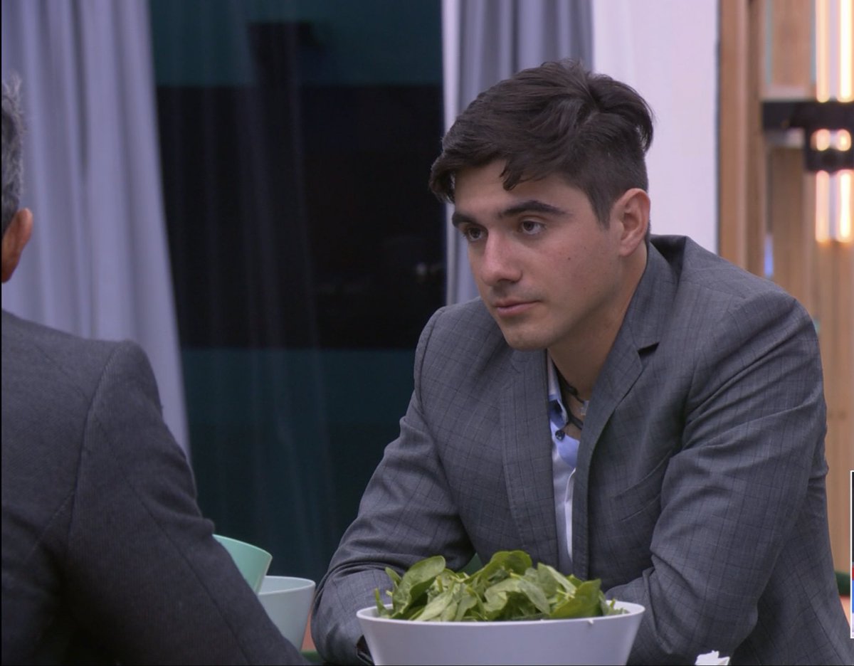 RohaAdri's tweet photo. #LCDLF3 Pepe a Diana: tienen que conocer Merida. Diana: si, él me dijo. Luis: pero era antes que me nominaran.  JAJAJA Me muero, Luisito todo un chiquito resentido. 🤣❤ ay pero que lindo, Luis quiere que lo visiten! #PepeGanador #LCDLF3 Me dolerá no ver más  Pepe 2 💔😭 https://t.co/HqPCiUnuBp