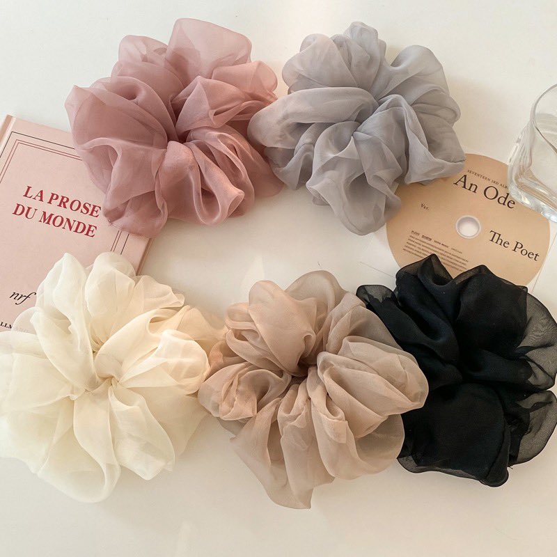 TeaTimeWorkshop's tweet photo. ᴄʜᴇᴇʀs ᴛᴏ ᴛʜᴇ ᴡᴇᴇᴋᴇɴᴅ🥂
#teatimeaccessories #hairaccessories #hairbows #hairbands #hairclips #scrunchies #handmade #friday https://t.co/roI8QXiBKO