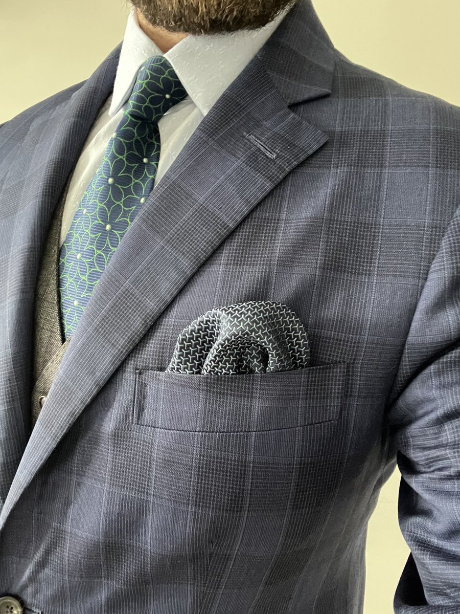 Cheshiresartori's tweet photo. Happy Friday!
You’re responsible for the energy of your day. When you give off positive energy, you attract it!
Friday, let’s do this ✨
#OOTD #fridayfeeling #sartorial #sartori #texture #gentleman #gents_dapper #dapperstyle #bespoke #bespokestyle #menswear #tailor https://t.co/QheBJZdNdy