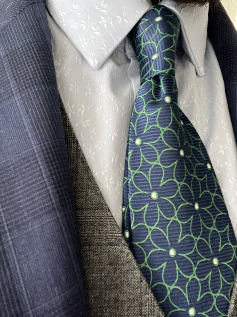 Cheshiresartori's tweet photo. Happy Friday!
You’re responsible for the energy of your day. When you give off positive energy, you attract it!
Friday, let’s do this ✨
#OOTD #fridayfeeling #sartorial #sartori #texture #gentleman #gents_dapper #dapperstyle #bespoke #bespokestyle #menswear #tailor https://t.co/QheBJZdNdy
