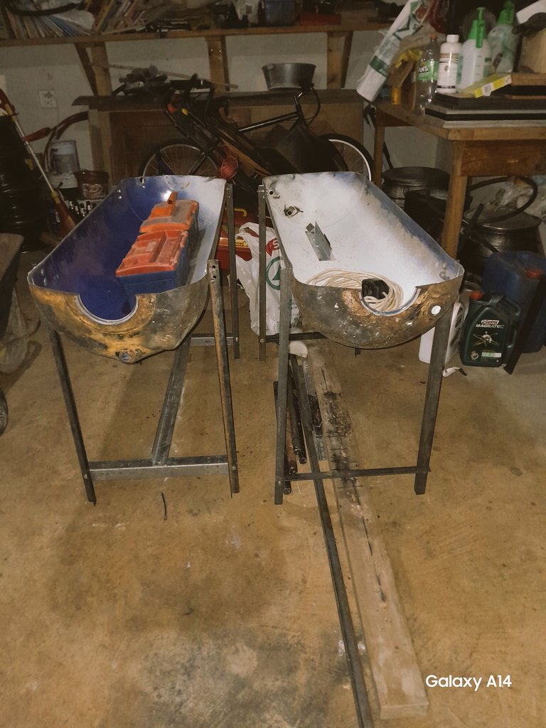 tebogo970227's tweet photo. Geyser braai stands under production https://t.co/WUlFRkFCtH