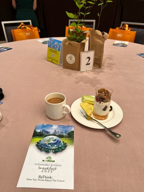 DuquesneLight's tweet photo. DLC’s Lindsay Baxter spoke at @pghearthday's Sustainable Breakfast, highlighting our effort to promote a just transition to clean energy in the Pittsburgh region.
Learn more here: https://t.co/IGaI2XmJYI
Don't forget to visit tomorrow's Tailgate Tour! >> https://t.co/2EH0jbZH7p https://t.co/ULc98GKxDE