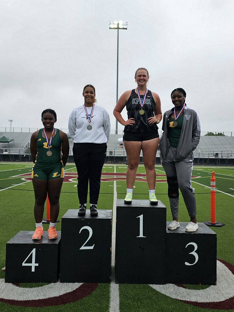 🏴‍☠️ADVANCING TO REGIONALS…
<a href="/dealyn1k/">dea</a>, <a href="/BrockReddic/">Brock Reddic</a>, and Quintin Clark finish 1-2-3 and all advance!  <a href="/fyndi6/">Fyndi Henry</a> takes 2nd and will also be competing at the regional meet in Arlington next week!