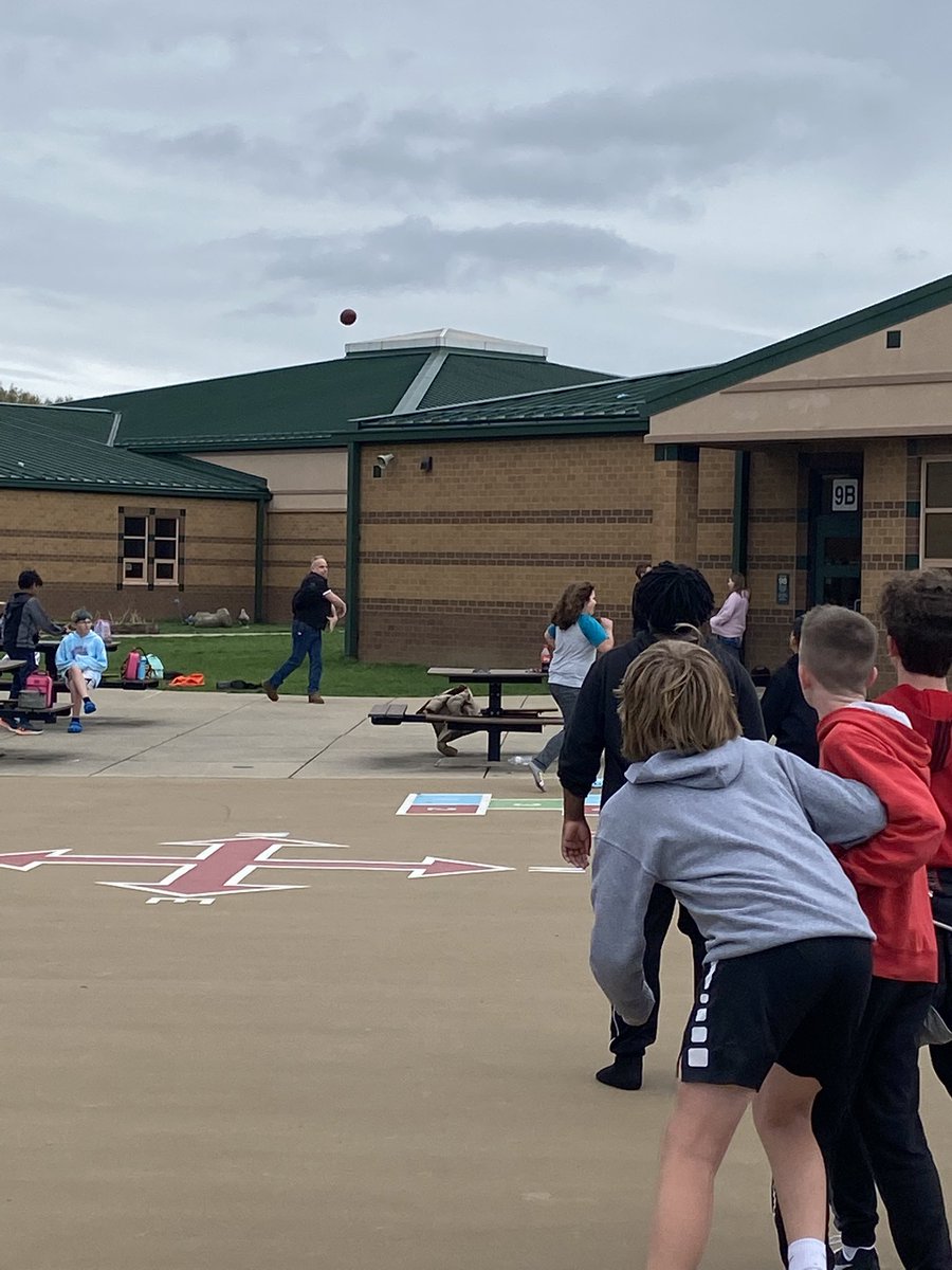 Building those relationships one football throw at a time! Thanks Majeski for entertaining our boys today! <a href="/SandCreekInt/">Sand Creek Intermediate</a> <a href="/MichelleBunnell/">Michelle Bunnell</a>