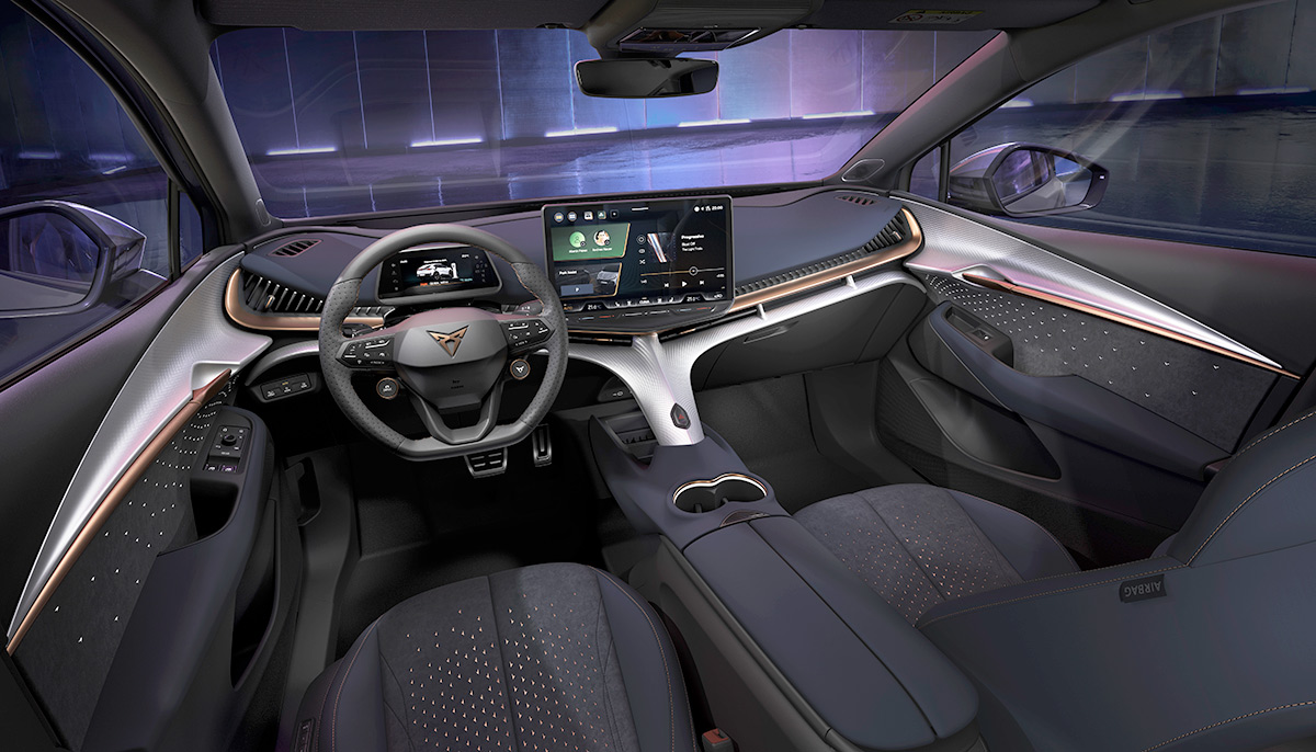 km77com's tweet photo. CUPRA muestra al mundo el Tavascan, su nuevo modelo eléctrico. Dos versiones, ambas con batería de 77 kWh.

       ⚡️ tracción trasera y 286 caballos 
⚡️⚡️ tracción total y 340 caballos
📅 Principios de 2024

ℹ️ Info+fotos: https://t.co/uYXWSkrcUu https://t.co/SsoNefqV1P