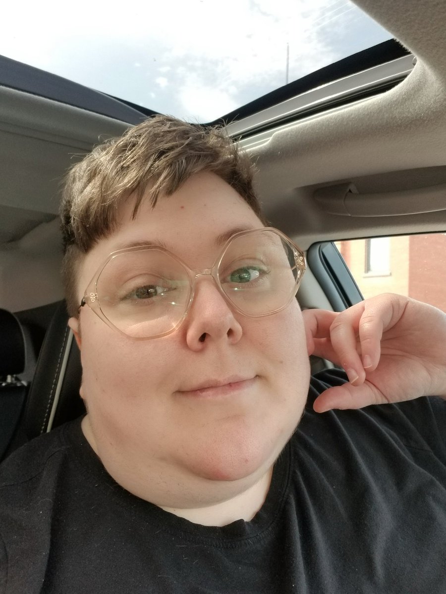 TraitorHugger's tweet photo. Got my hair cut after four months.  My stylist removed a tribble from my head I swear. https://t.co/jxRf2xhWxk
