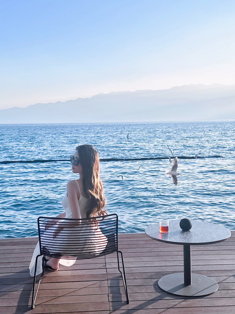 Experience tells you what to do;
Confidence allows you to do it.
