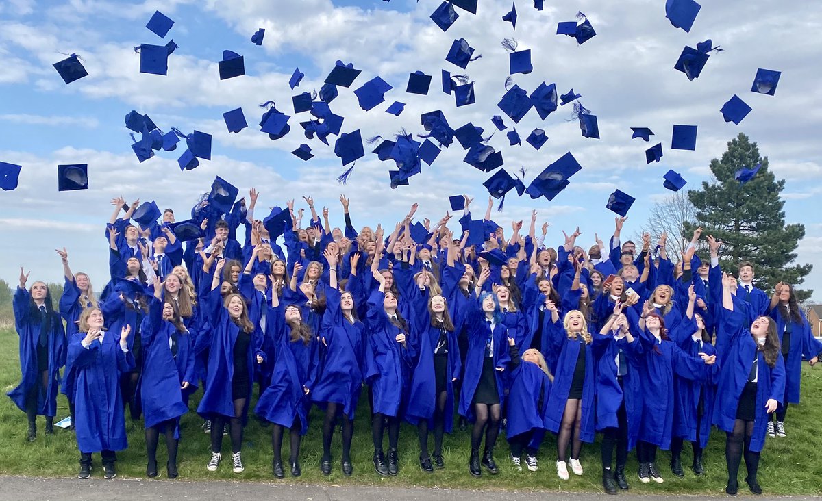 JohnstoneHighSc's tweet photo. Get ready…set….GO!
Signing out Class of 23. 
An outstanding group of young people. ❤️ https://t.co/Q1rCQHtZ9D