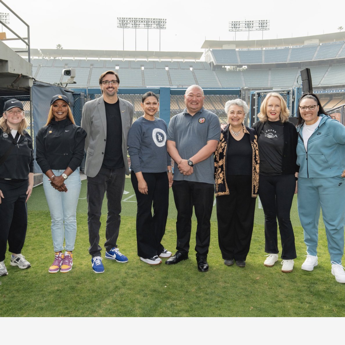 CarmelitaJeter's tweet photo. We Build Healthy Communities Through People, Parks and Programs @Nike @DodgersFdn #CoachSummit #CoachJet https://t.co/l7r4ZQRapO