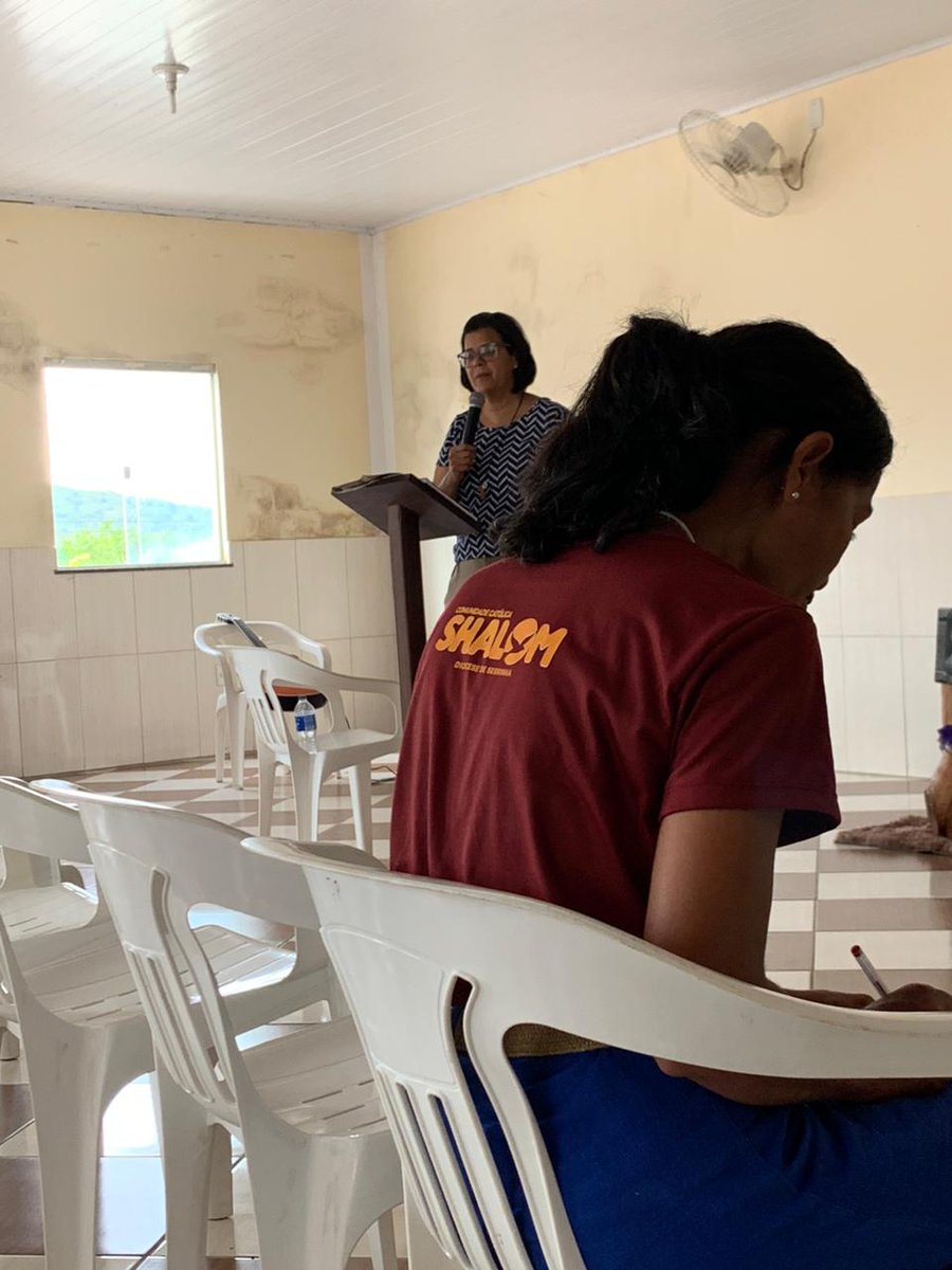 eujorgeluiss's tweet photo. A oferta de vida dessa mulher me alcança de forma que não sei explicar. Roneide, obrigado por tanto! #shalomBrasília #cjsshalom https://t.co/sHxHtuyArX