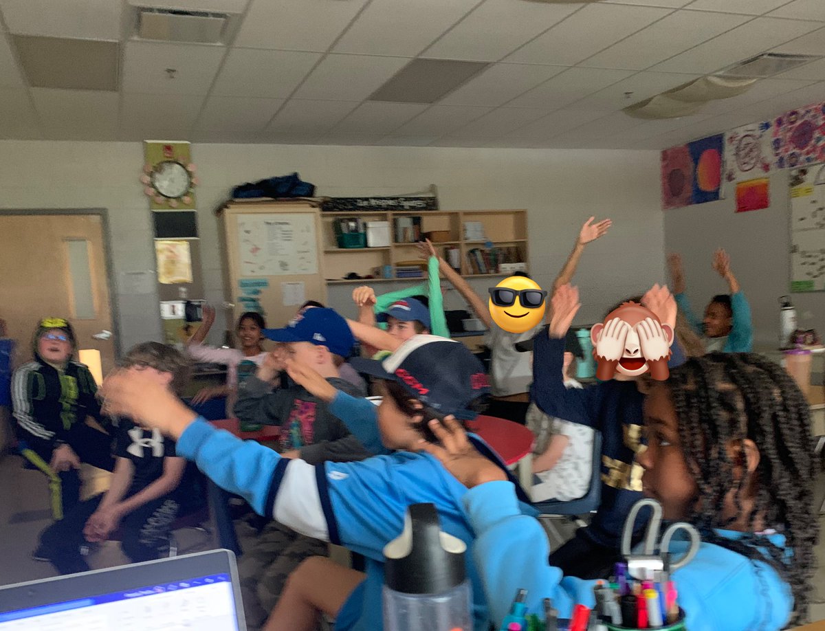 MrTimClement's tweet photo. On s’amuse pendant la présentation virtuelle de @nationalballet aujourd’hui. Our class enjoyed getting into some dance movements during the National Ballet of Canada’s YOU Dance event today. @ArdaghBluffsPS #YOUDance https://t.co/RRRPGOkyal
