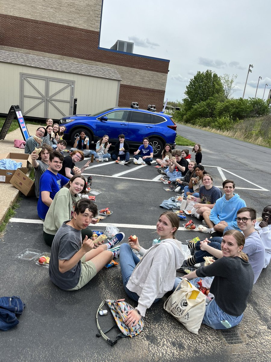 LNHSNFL's tweet photo. How are they still hungry when they just #ate ??? Iykykykyk @MSHSAAOrg @LNThespians @LNEagleNews https://t.co/iSDqH8uGvU