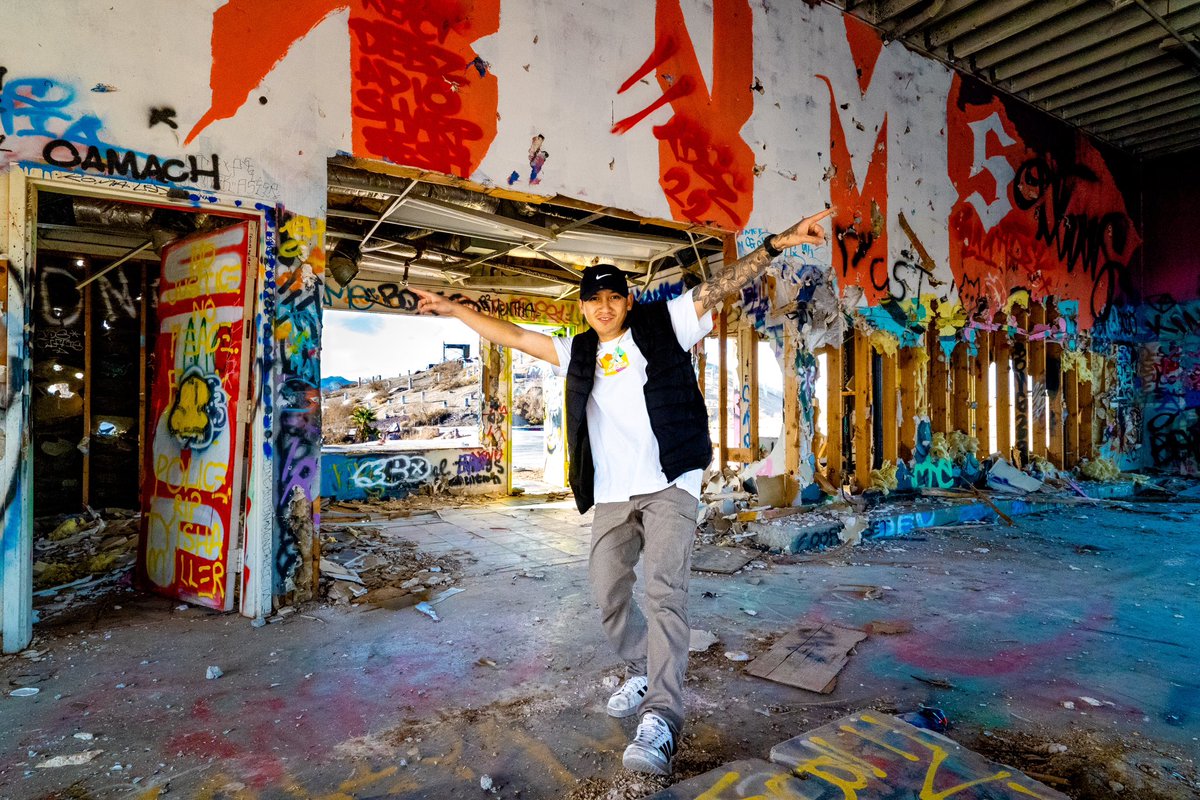 AllSoDope_'s tweet photo. 📺🎞️🔫2️⃣
📸: @stephaulait
🎨: @Brandon_UTR
📺: @thedopeshow @AllSoDope_
#allsodope #thedopeshow #liveadopelife #thedopeteam #photoshoot #photos #graffiti #lasvegas #lasvegasdancers #california #hophop #hiphopdance #dance #dancecrew #dancers #hiphopdancers #ootd https://t.co/Lf8ez2N08T