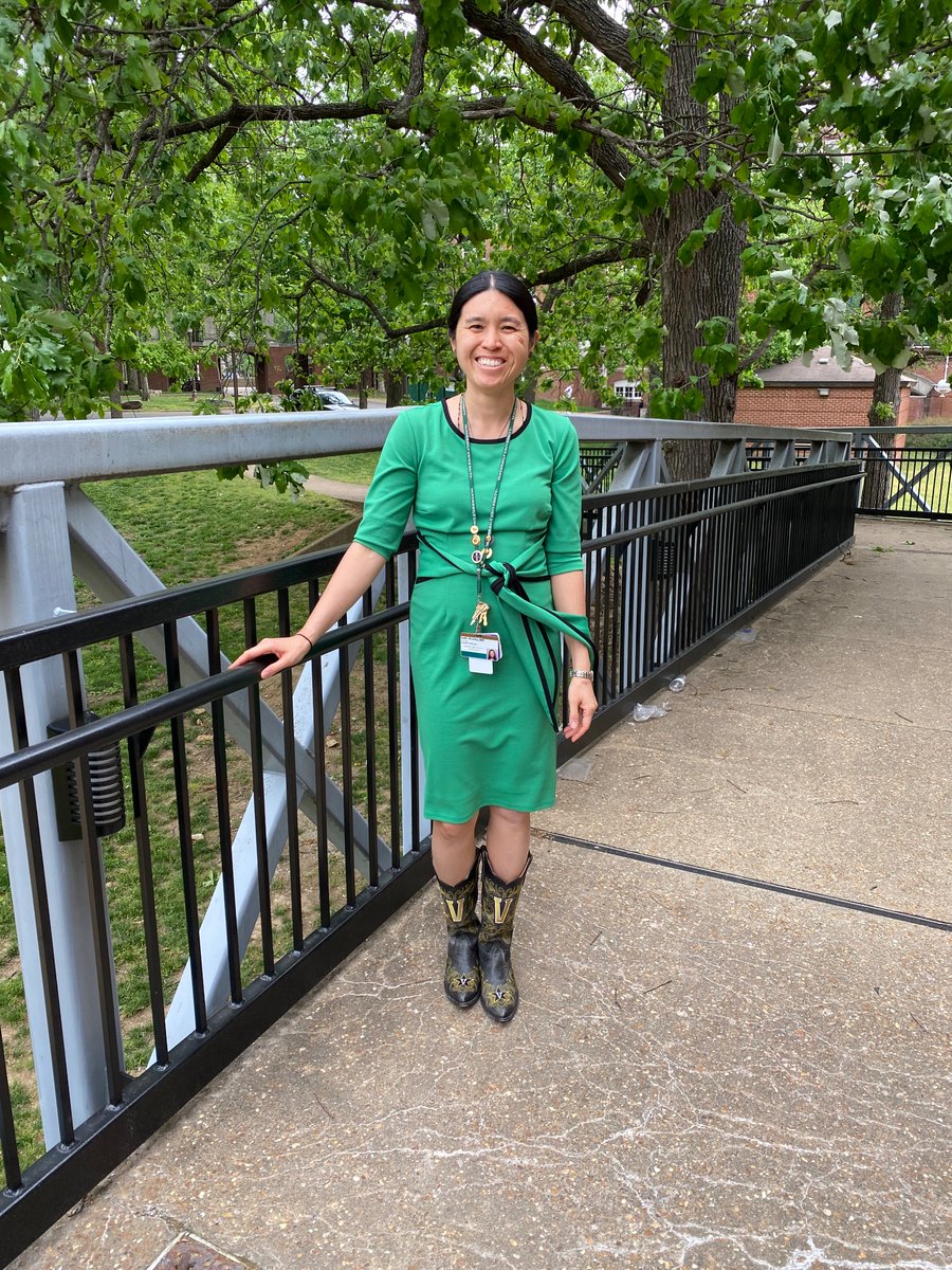 acostalmd's tweet photo. On this #cowboybootFriday, enjoying spring @VUMCneurology & exciting innovations from @VUmidp @VUmedicine students, as I was honored to have been interviewed for their projects https://t.co/9VSkVN2bwj Green for #VUChapman and the @AANmember #AANAM: see you in @CityOfBoston https://t.co/kTANwlzzin