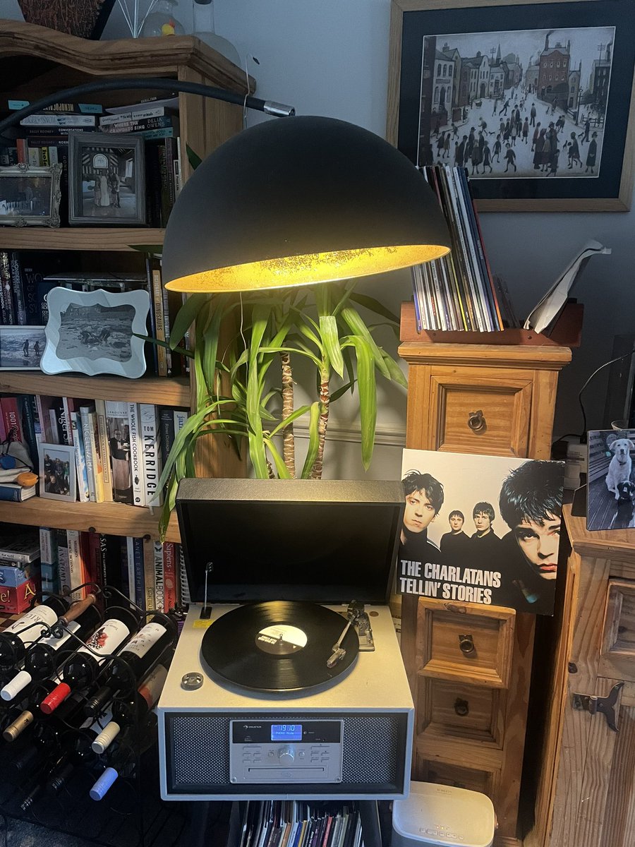 avjones_13's tweet photo. Friday vibes, time to chill. Perfect way to head into the weekend before #recordstoreday2023 with @thecharlatans Tellin’ Stories 26 years, happy birthday 🙌 https://t.co/tAKkHfAyor