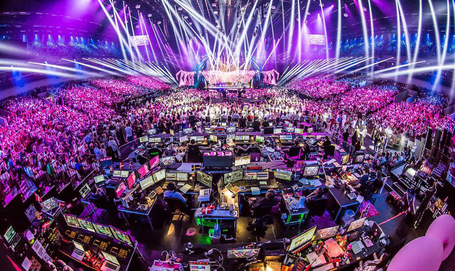 songfestivalaze's tweet photo. 🇬🇧 According to Euronews, a surprise singer will perform during the voting on the final night of Eurovision 2023.
The name of the singer is still kept secret. https://t.co/qPYnlcU4NQ
