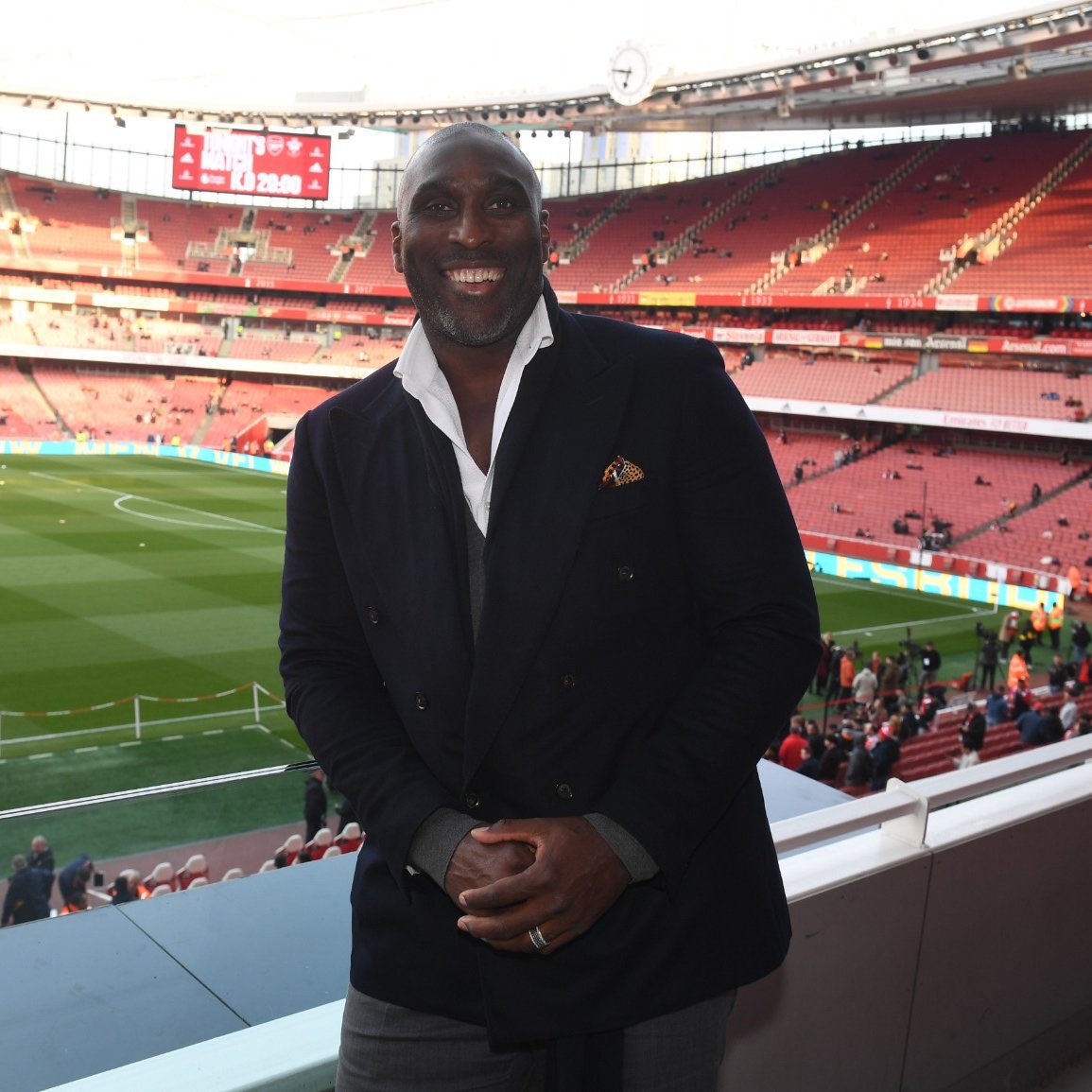 afcstuff's tweet photo. Arsenal legends Patrick Vieira, Thierry Henry &amp; Sol Campbell all in attendance at the Emirates Stadium tonight. 🤩 #afc https://t.co/br3mMVvtsq