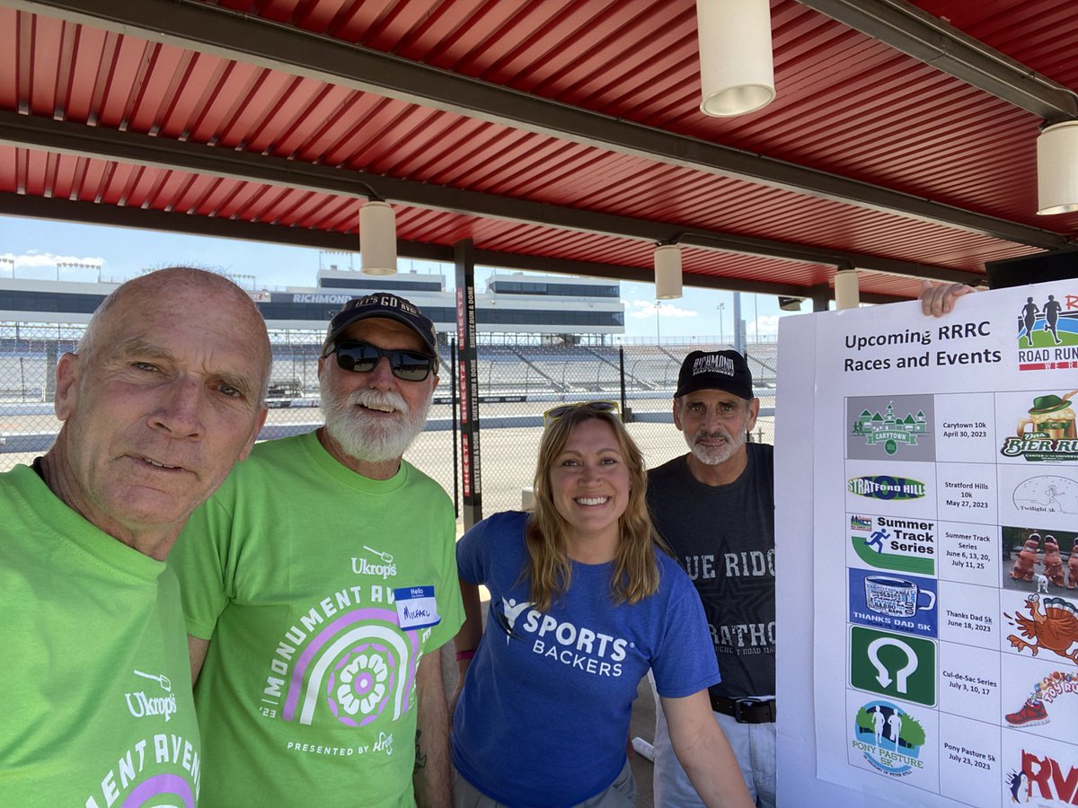 BartYasso's tweet photo. In Richmond, VA for the @sportsbackers Monument Ave 10k. Hanging out with the Richmond Road Runners @rvaroadrunners #runrva #richmondva #monumentave10k #running #runners https://t.co/xkbU0vxfWi