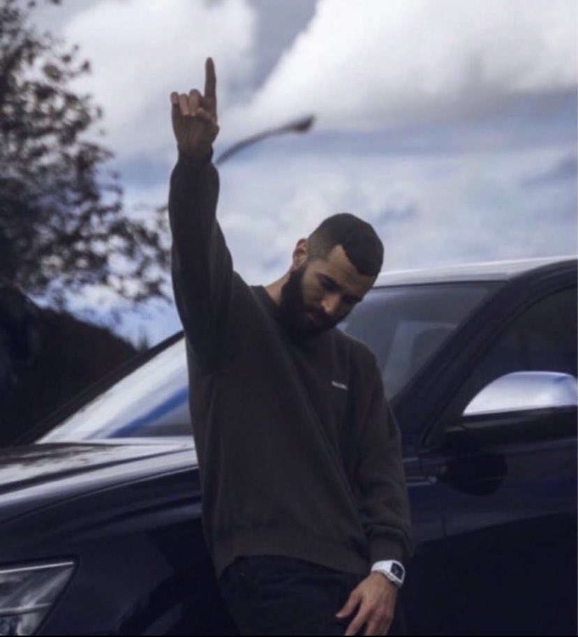 _nakyya's tweet image. G finis la fac, mes partiels sont sur une semaine, a moi l’été plus qu’à choisir ma destination #fuego #batchata #letedupeuple