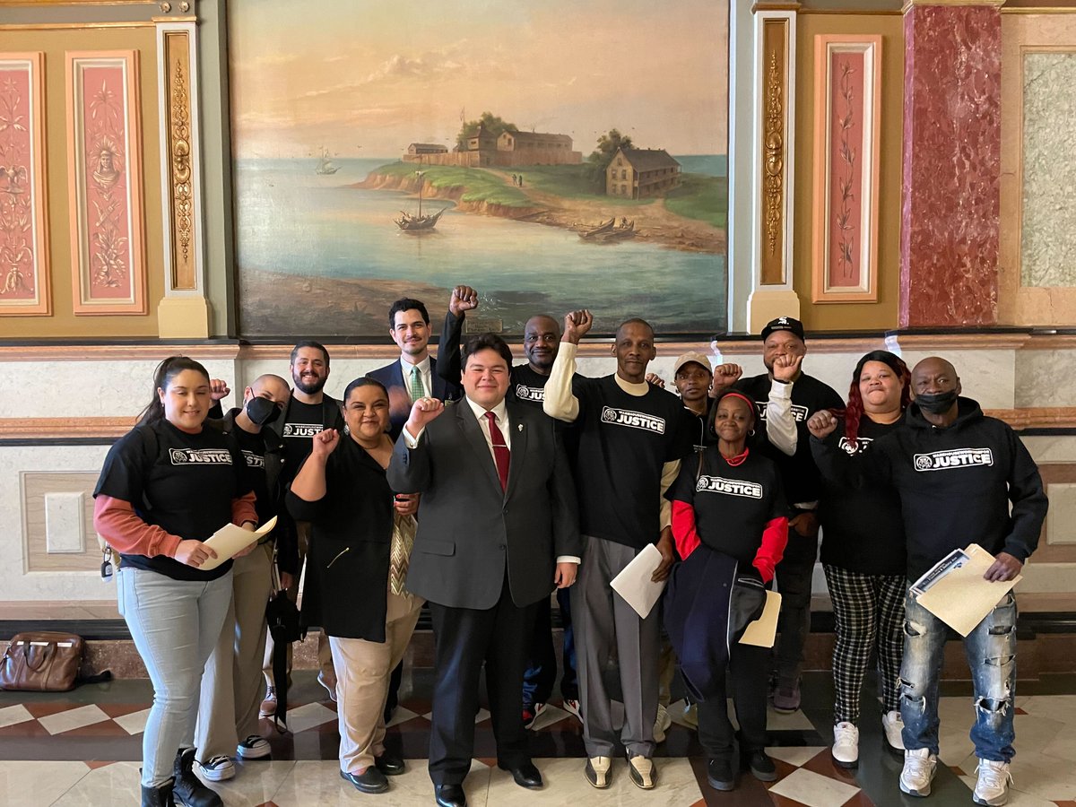 WarehouseWorker's tweet photo. We had an eventful week in Springfield advocating for a better future for workers and the communities that depend on them 🙌
#ClimateActionNow #ZeroEmissions #AccessToJustice #HealthcareForAll #TWFSA #WorkWithoutFear #WorkplaceHealthandSafety https://t.co/Qdra8AsWEU