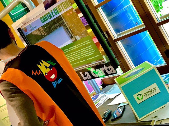 MAcAMuseo's tweet photo. Si è conclusa oggi al #MAcA l’appuntamento con #RicicloAperto @comieco.

Due giorni dedicati alle scuole con protagonisti carta e cartone, alla scoperta della filiera degli imballaggi di cellulosa e dell’importanza di dare una seconda vita alle cose. 
#paperweek #carta #cartone https://t.co/afC9fyFvPE