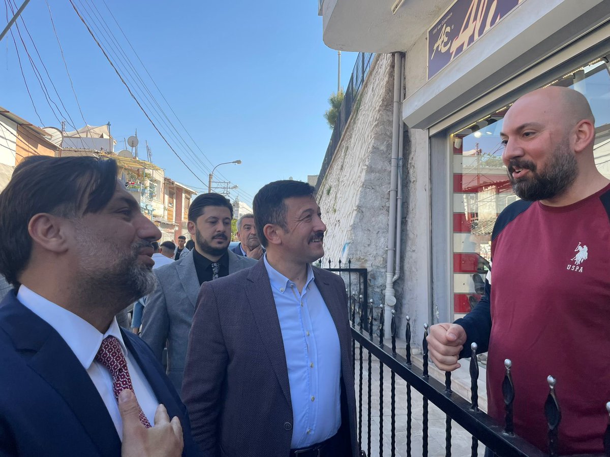 avhamzadag's tweet photo. 📍Konak

İzmir Milletvekilimiz Sn. Cemal Bekle ile Hilal ve Ege Mahallelerinde Roman kardeşlerimizle bir araya gelerek bayramlaştık.

Vazgeçilmez değerlerimiz olan Roman kardeşlerimizin her zaman yanlarında olacağız. https://t.co/a1xeAsuzdy