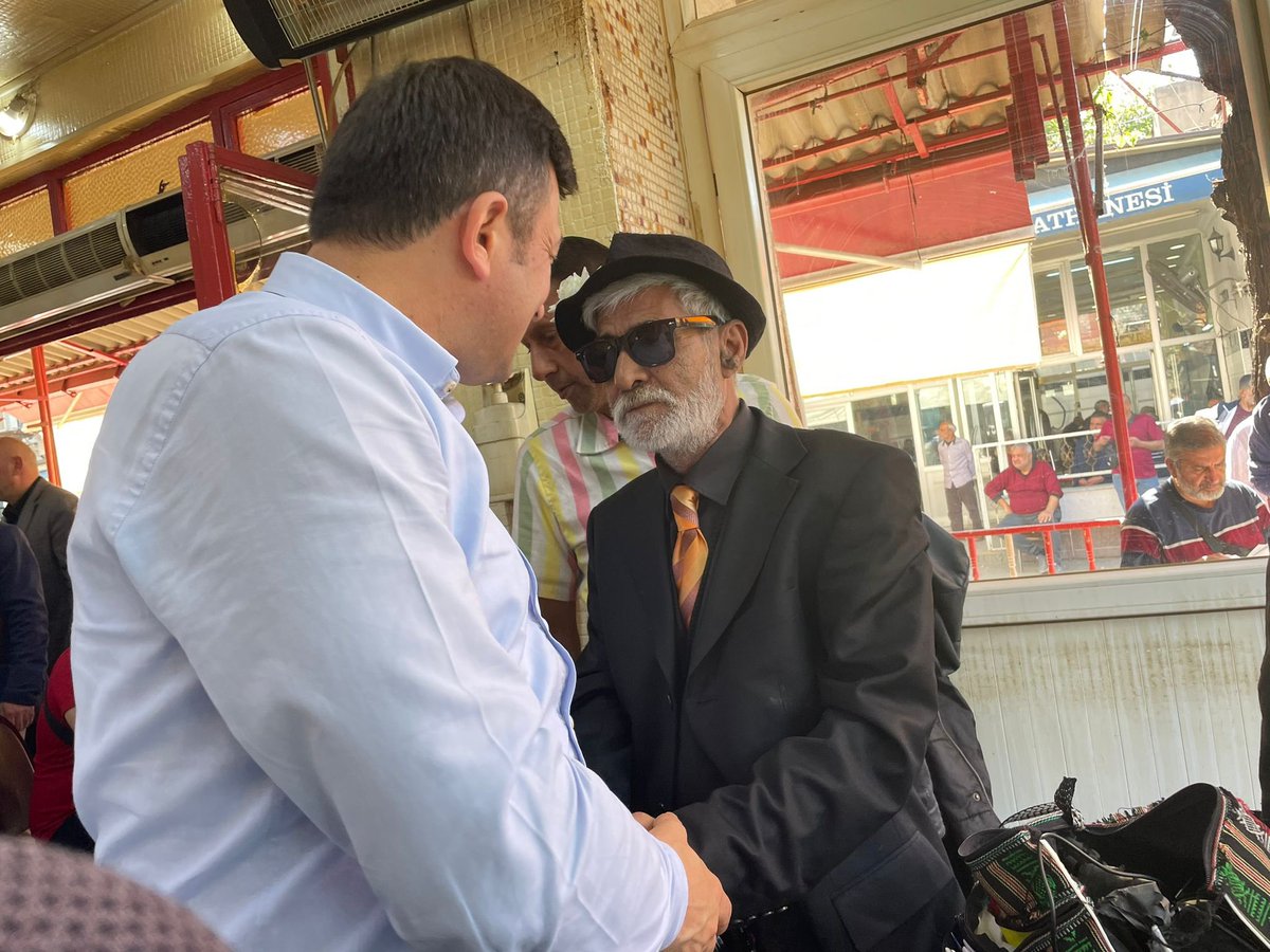 avhamzadag's tweet photo. 📍Konak

İzmir Milletvekilimiz Sn. Cemal Bekle ile Hilal ve Ege Mahallelerinde Roman kardeşlerimizle bir araya gelerek bayramlaştık.

Vazgeçilmez değerlerimiz olan Roman kardeşlerimizin her zaman yanlarında olacağız. https://t.co/a1xeAsuzdy