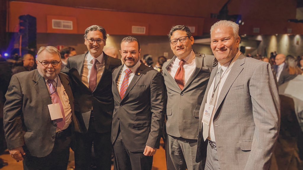 JuanVitalRoman's tweet photo. Presentes en el Primer Informe Rectoral. Expresado por la visión y filosofía académica de Guillermo Mendoza. https://t.co/oapqZYKmcm