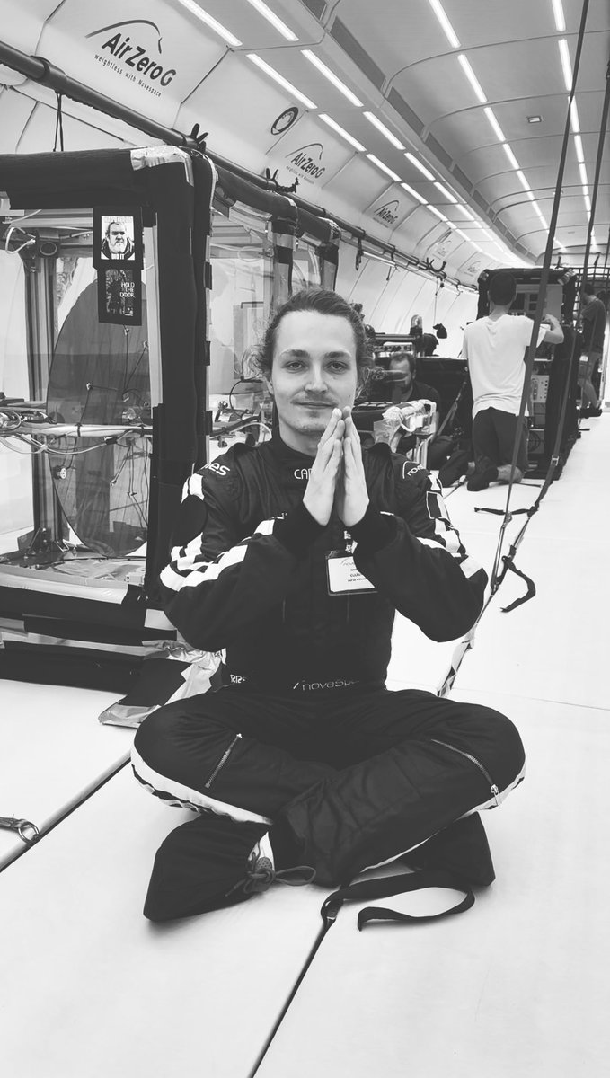 AirZeroG's tweet photo. ✈️ Bienvenue à nos nouveaux followers ! En attendant la prochaine campagne scientifique de la semaine prochaine, plongez dans les coulisses de la dernière campagne de vols paraboliques du @CNES #CNES64 https://t.co/6xKg4BQIHI