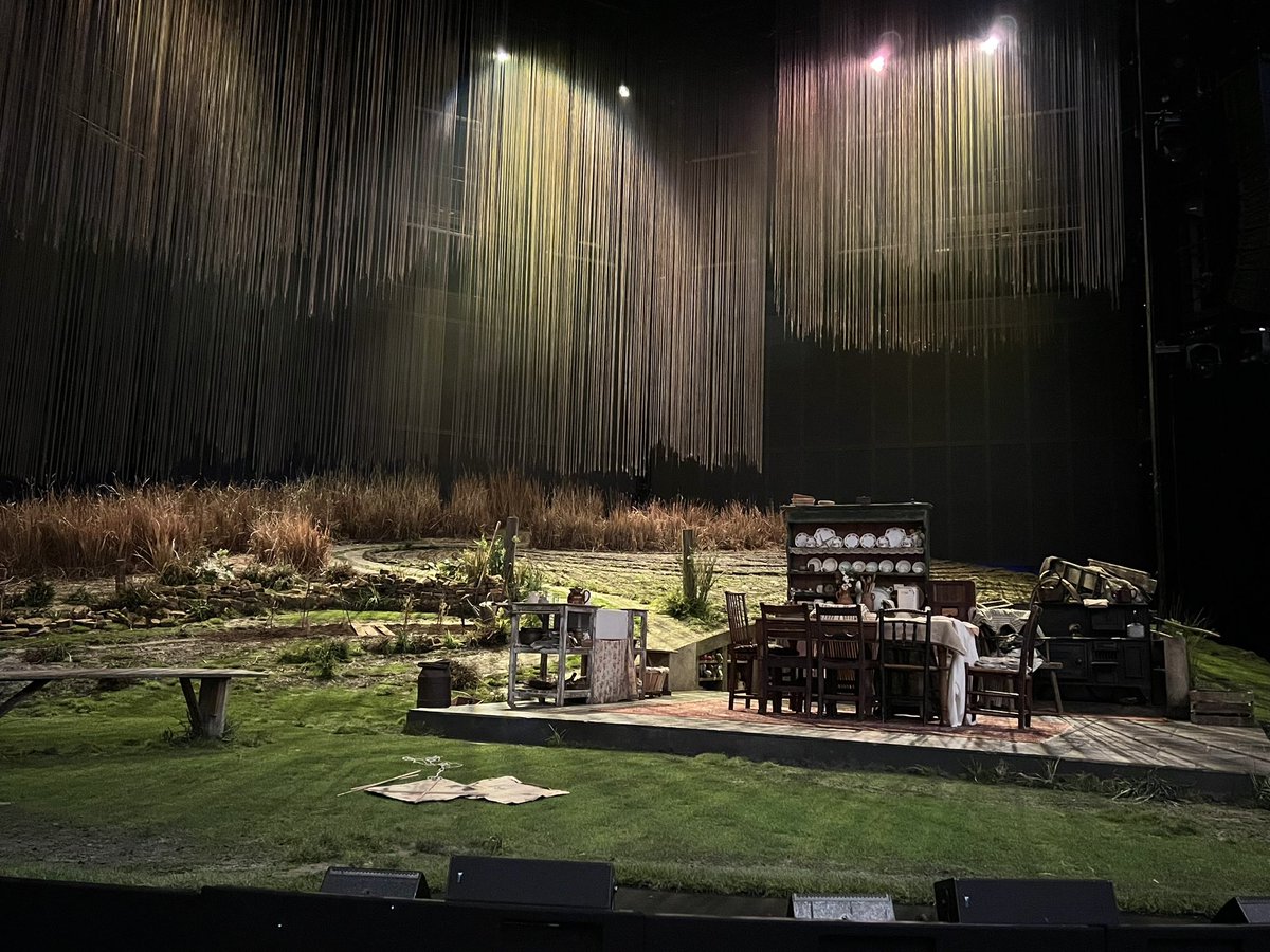I am HIGH-KEY excited about this!! #DancingAtLughnasa at the @NationalTheatre 😍