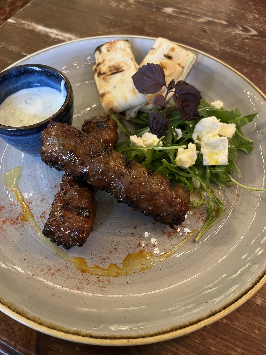 ExcelleMagazine's tweet photo. Have you visited @scottsarms recently? We had a fab meal there. If you are looking for somewhere local and friendly that serves good quality pub food this weekend then it’s definitely worth a visit. https://t.co/X6qahtHPu8