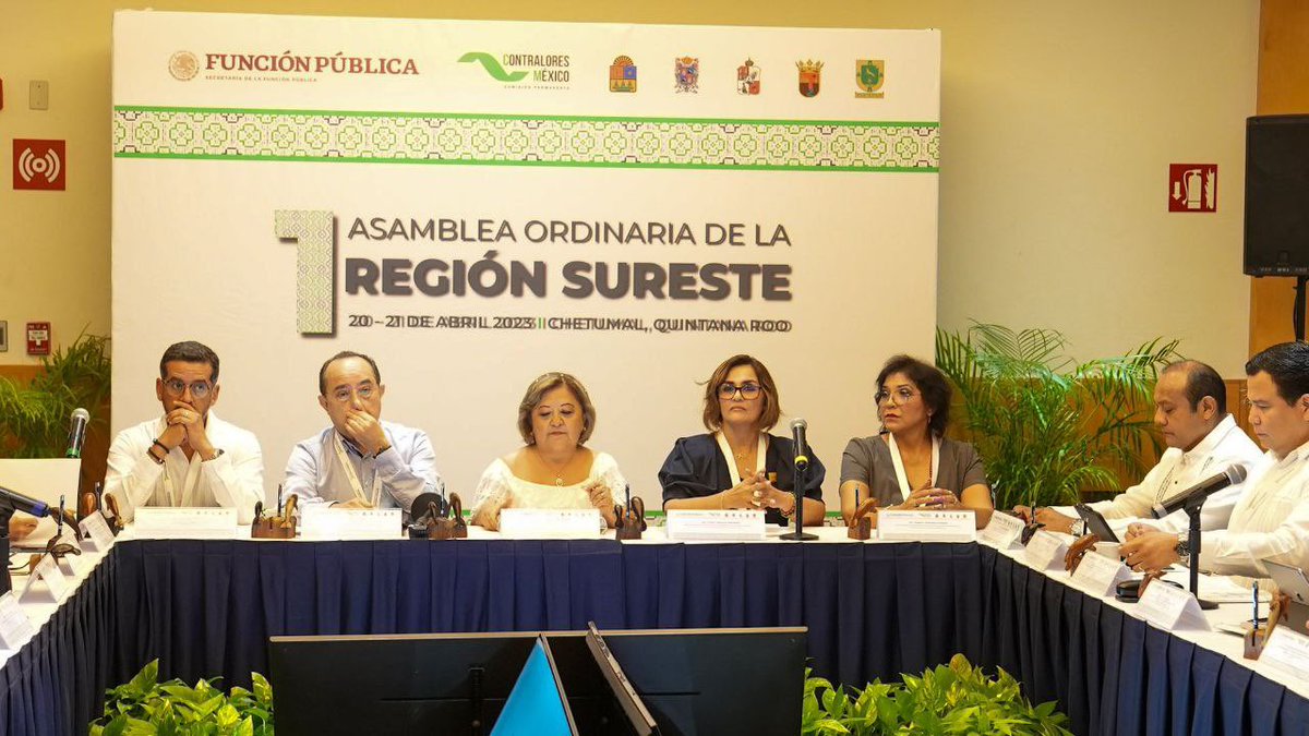 Gameroqroo's tweet photo. La mañana estuvo bastante movida, me tocó asistir en representación de nuestra Secretaria De Gobierno @cristtytorres a La Primera asamblea Ordinaria 2023 de la Región del Sureste de la comisión Permanente de contralores Estado-Federación.
@MaraLezama 
#NuevoAcuerdo https://t.co/ZnX6vJZFs5