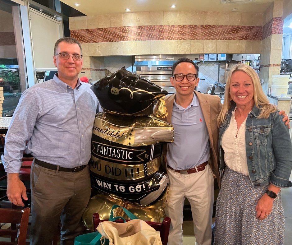 charchristiannc's tweet photo. Head of School Barry Giller and Director of Development Sara Reid enjoyed having dinner in Atlanta with CCS alums from the classes of 2001 and 1993! #iamaknight #alwaysaknight #knightsnation #ccsalumni https://t.co/ftessUcRpc